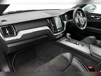 Used Volvo XC60 2018 for sale - 75430554: Photo
