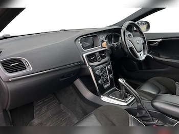 Used Volvo V40 2017 for sale - 75257218: Photo