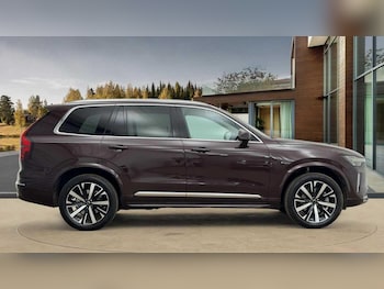 Used Volvo XC90 2025 for sale - 76072572: Photo 2