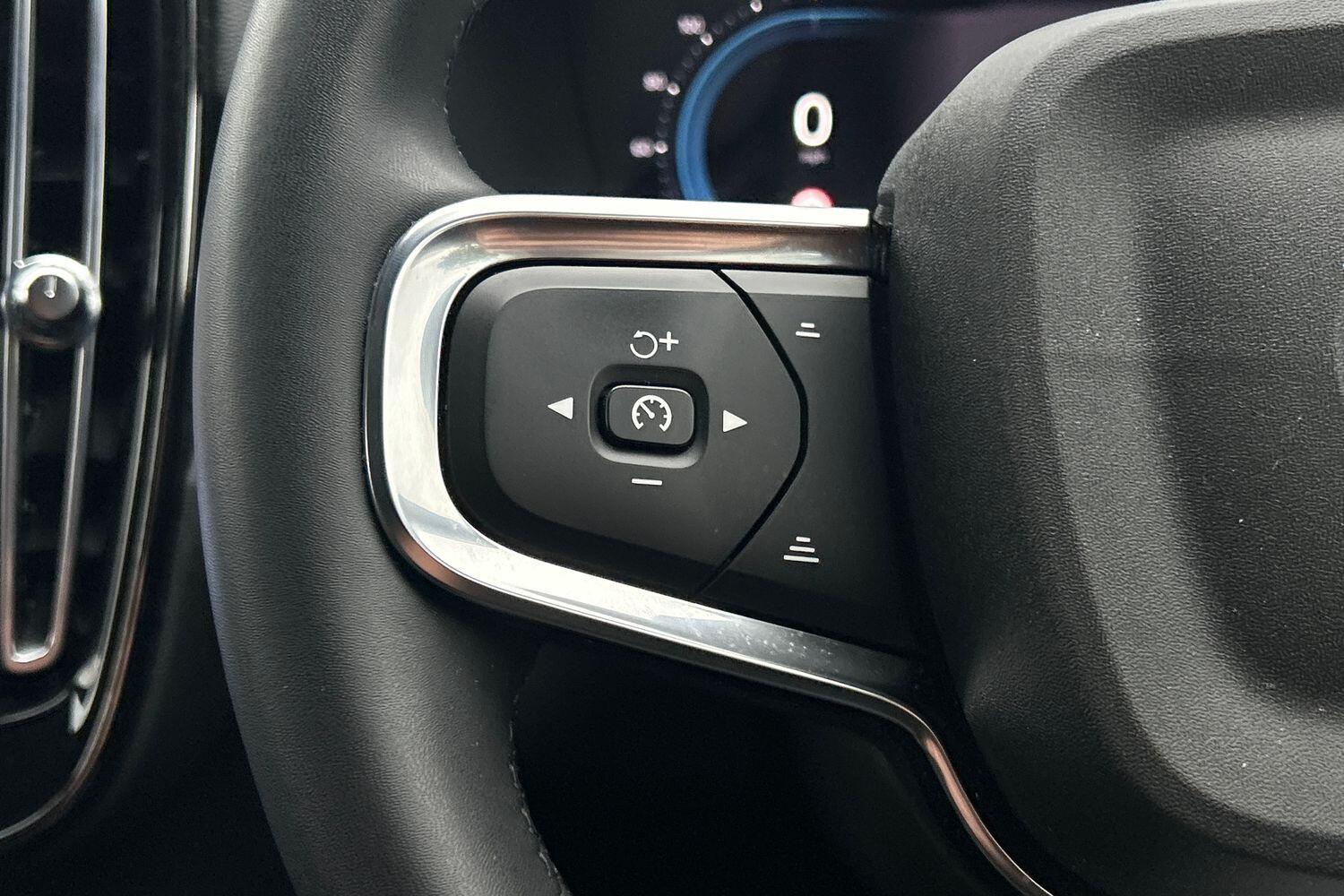 Used Volvo XC40 2023 for sale - 76158592: Photo 12