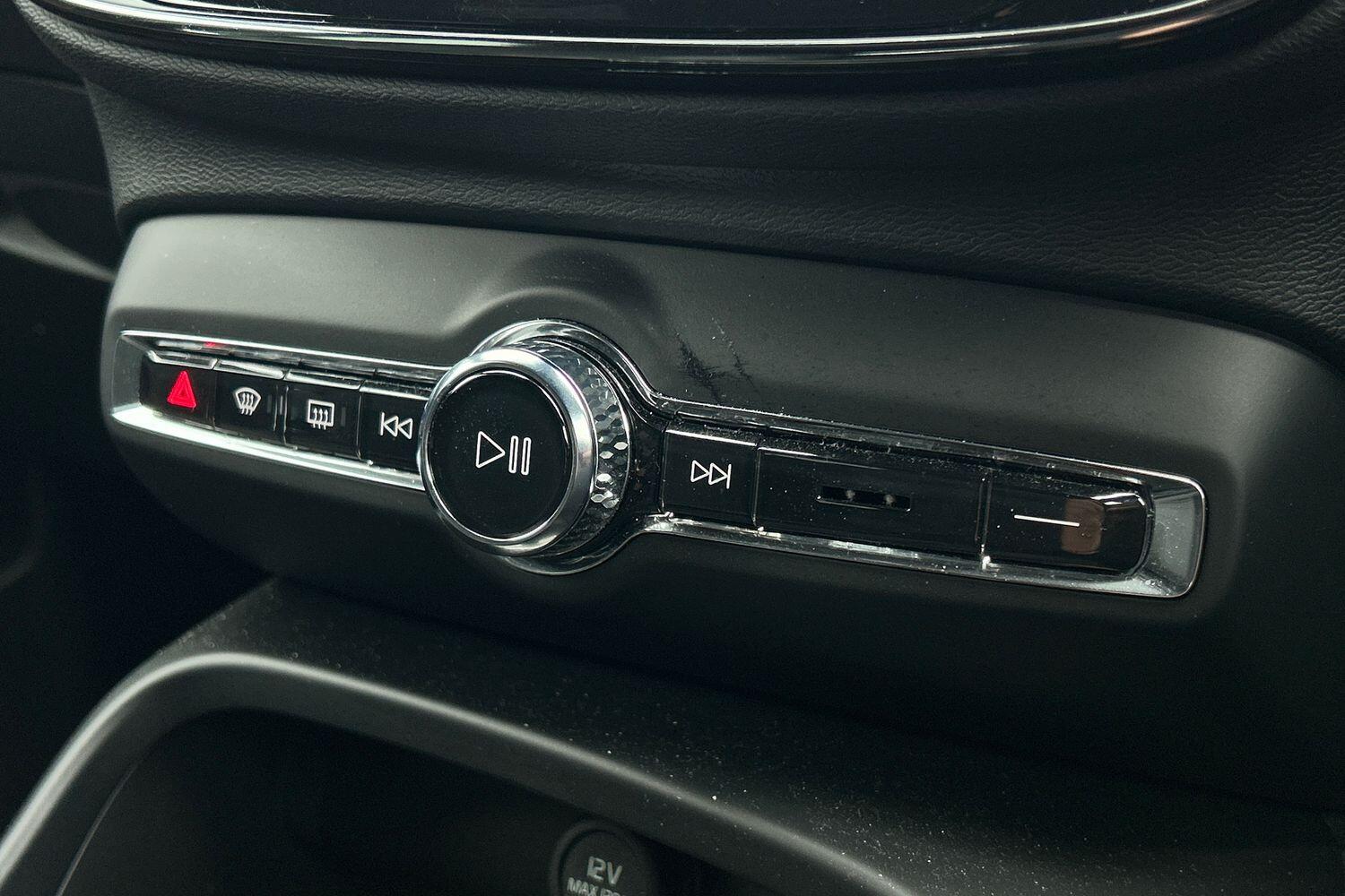 Used Volvo XC40 2023 for sale - 76158592: Photo 15