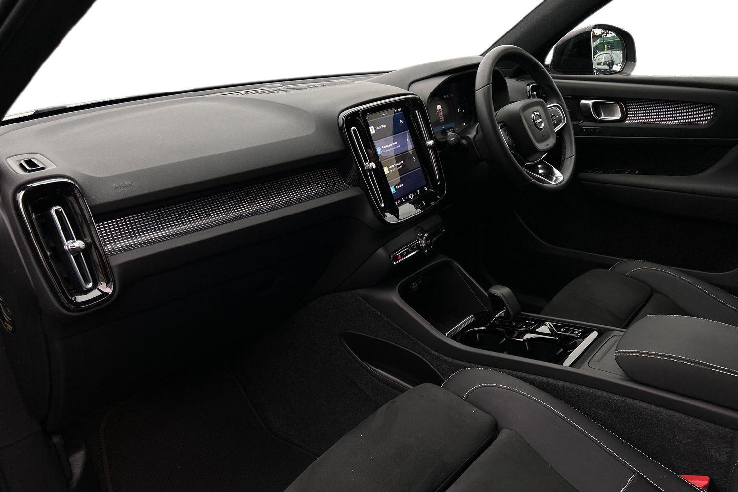 Used Volvo XC40 2023 for sale - 76158592: Photo 2