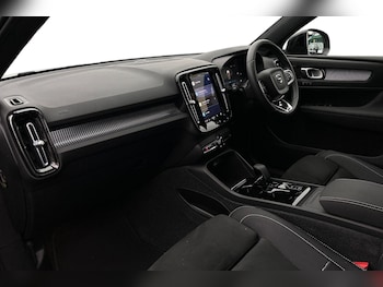 Used Volvo XC40 2023 for sale - 76158592: Photo