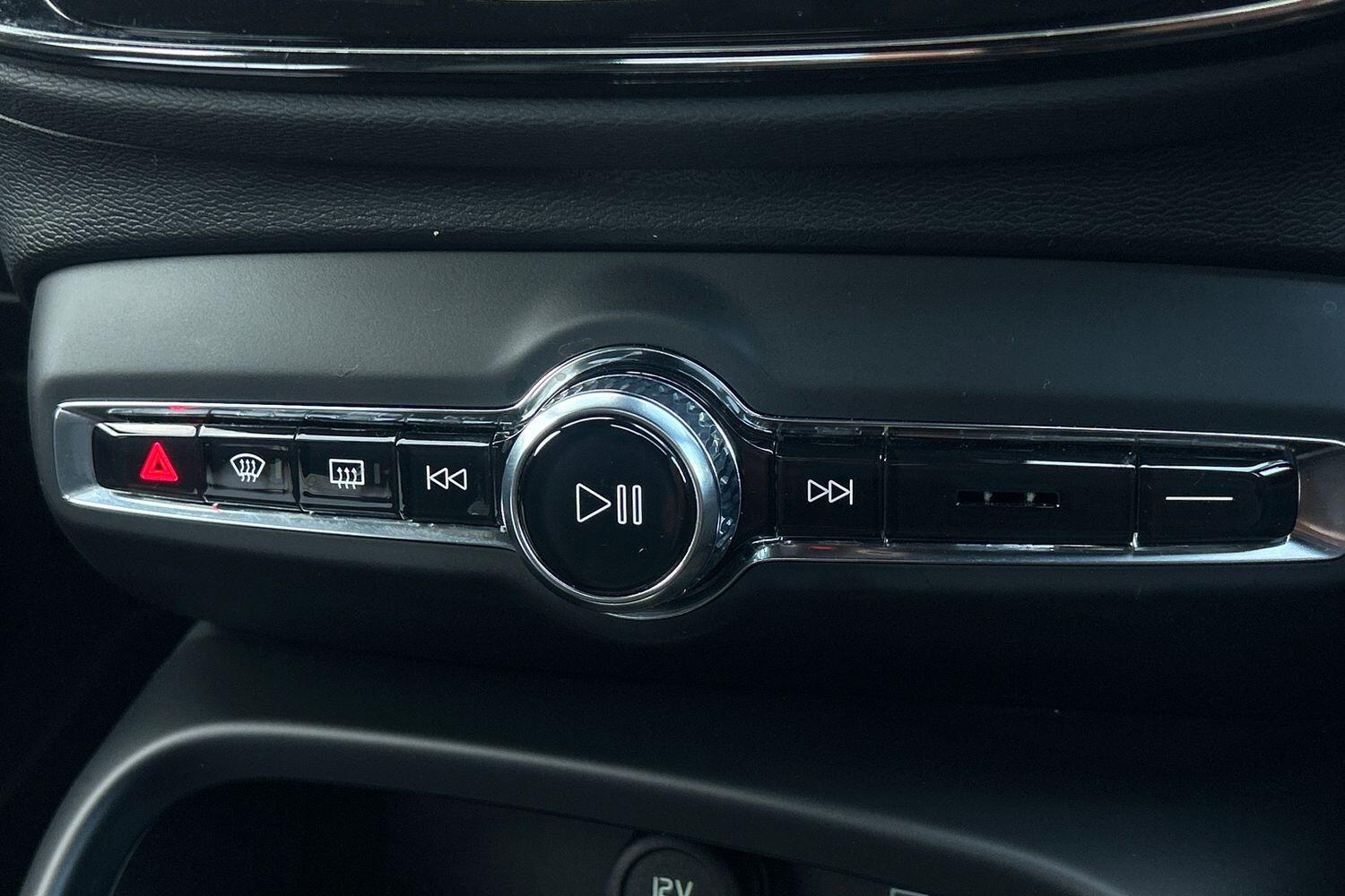 Used Volvo XC40 2024 for sale - 75838931: Photo 15