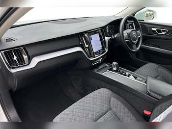 Used Volvo V60 2022 for sale - 75493616: Photo