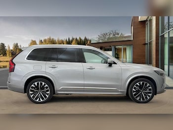 Used Volvo XC90 2025 for sale - 76073229: Photo 2