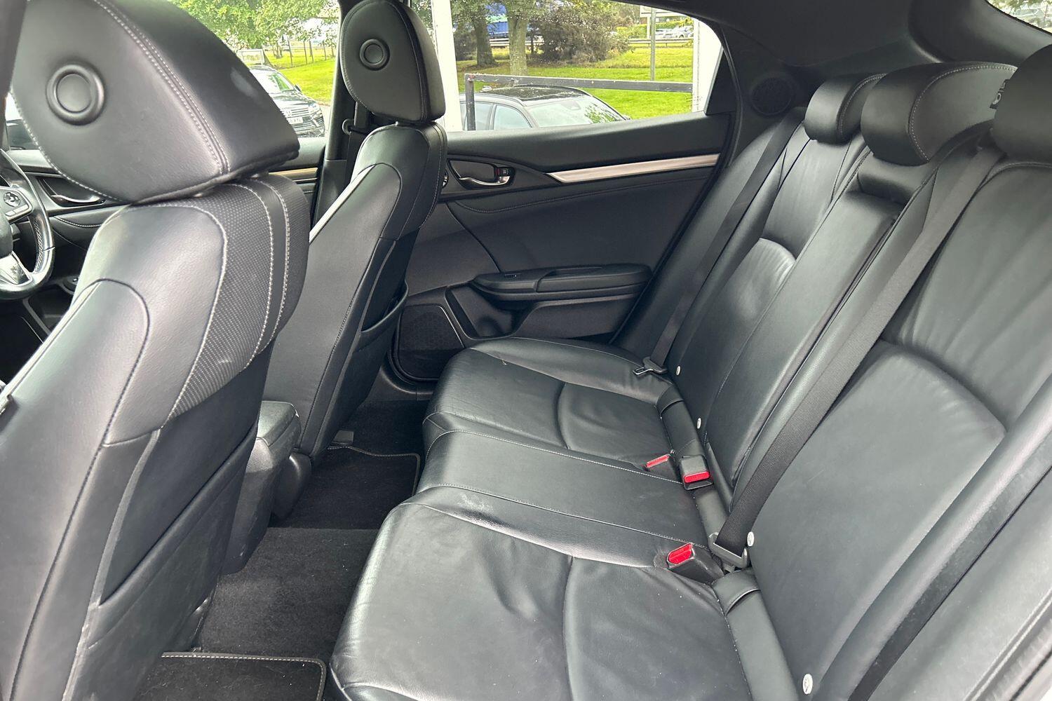Used Honda Civic 2017 for sale - 76094199: Photo 17