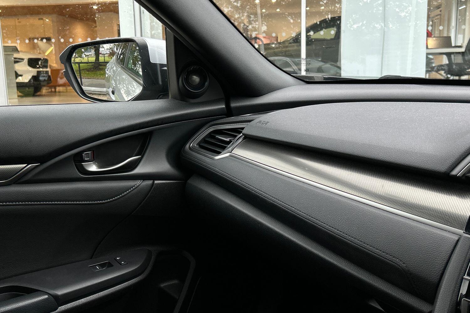 Used Honda Civic 2017 for sale - 76094199: Photo 24
