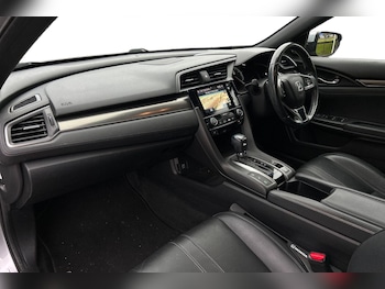 Used Honda Civic 2017 for sale - 76094199: Photo 2