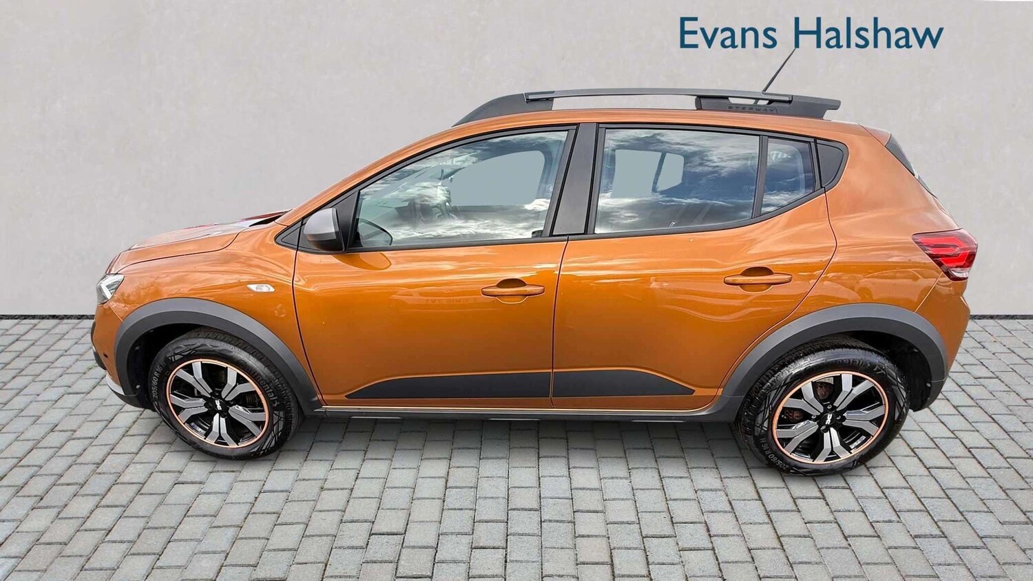 Used Dacia Sandero Stepway for sale - 77858216: Photo 6