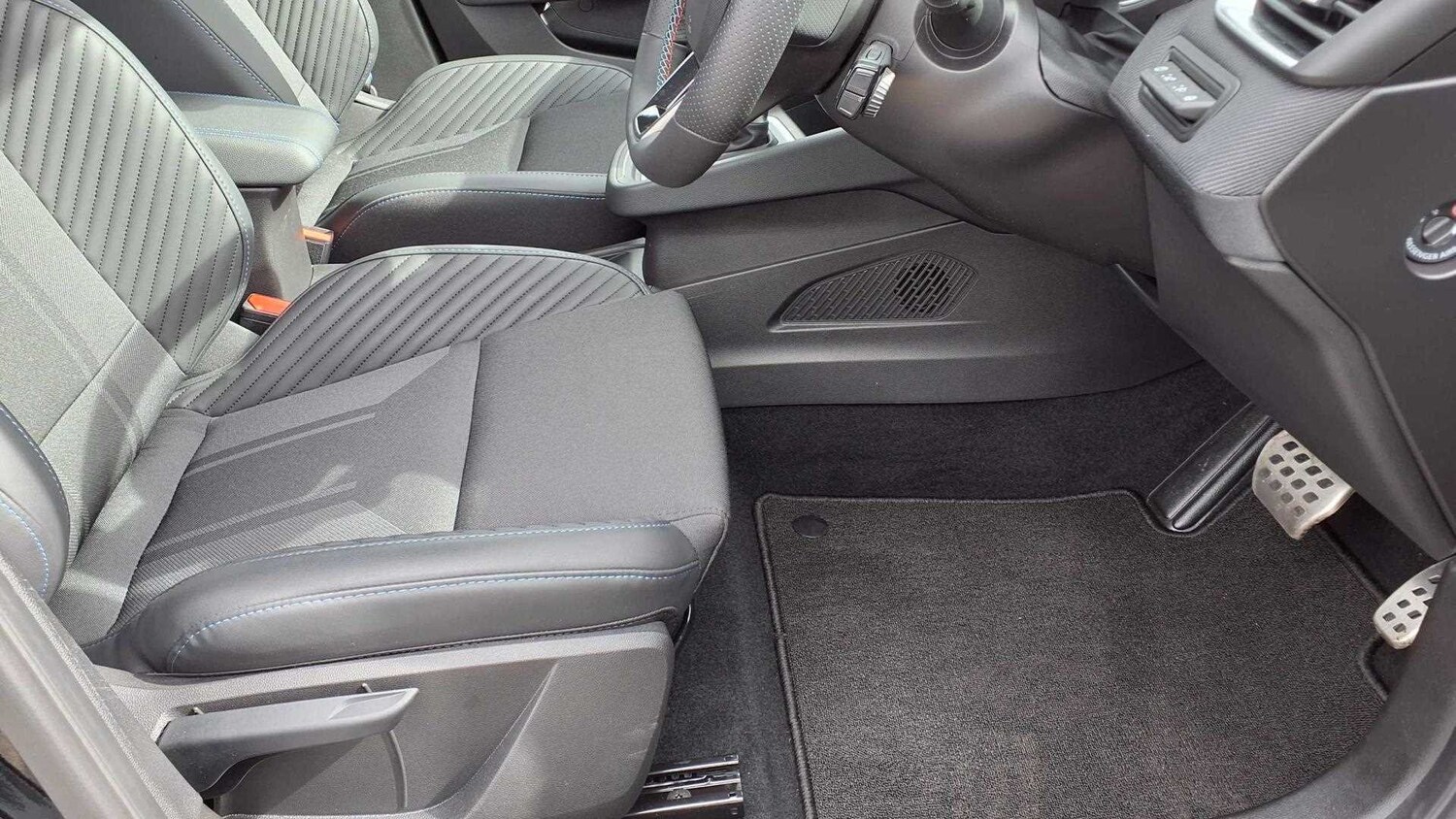 Used Renault Clio for sale - 77857335: Photo 16