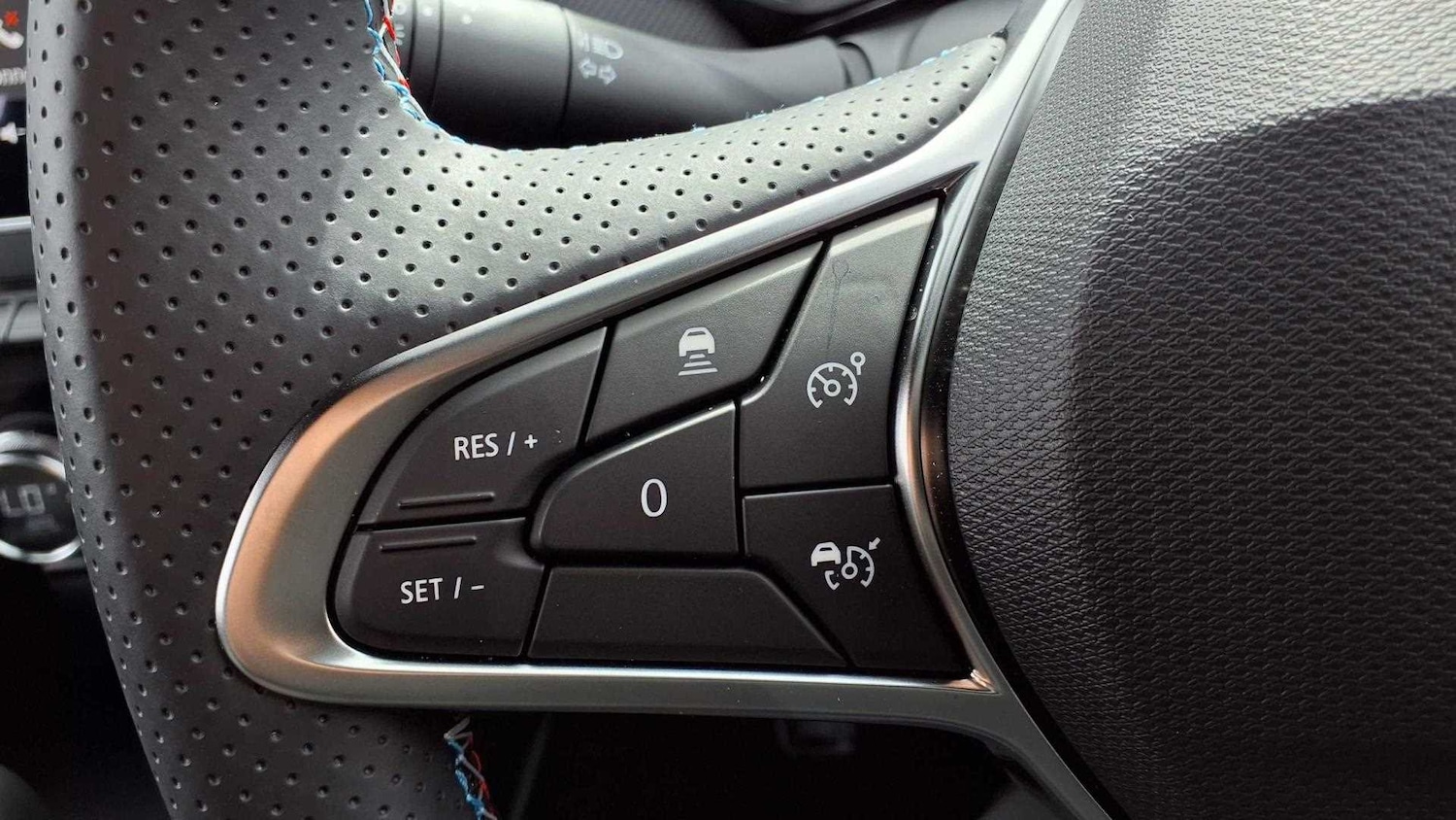 Used Renault Clio for sale - 77857335: Photo 22