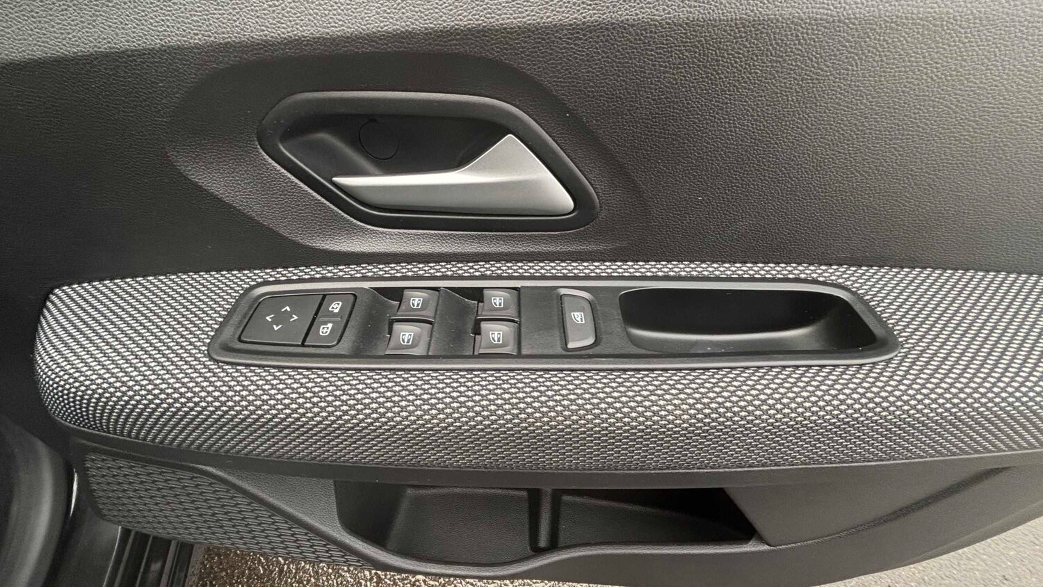 Used Dacia Sandero 2023 for sale - 77857892: Photo 18