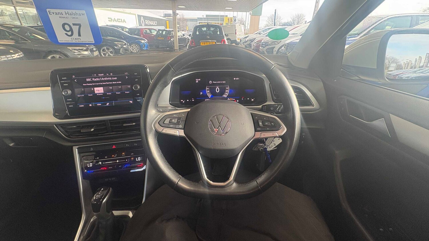 Used Volkswagen T-Roc for sale - 77858685: Photo 12