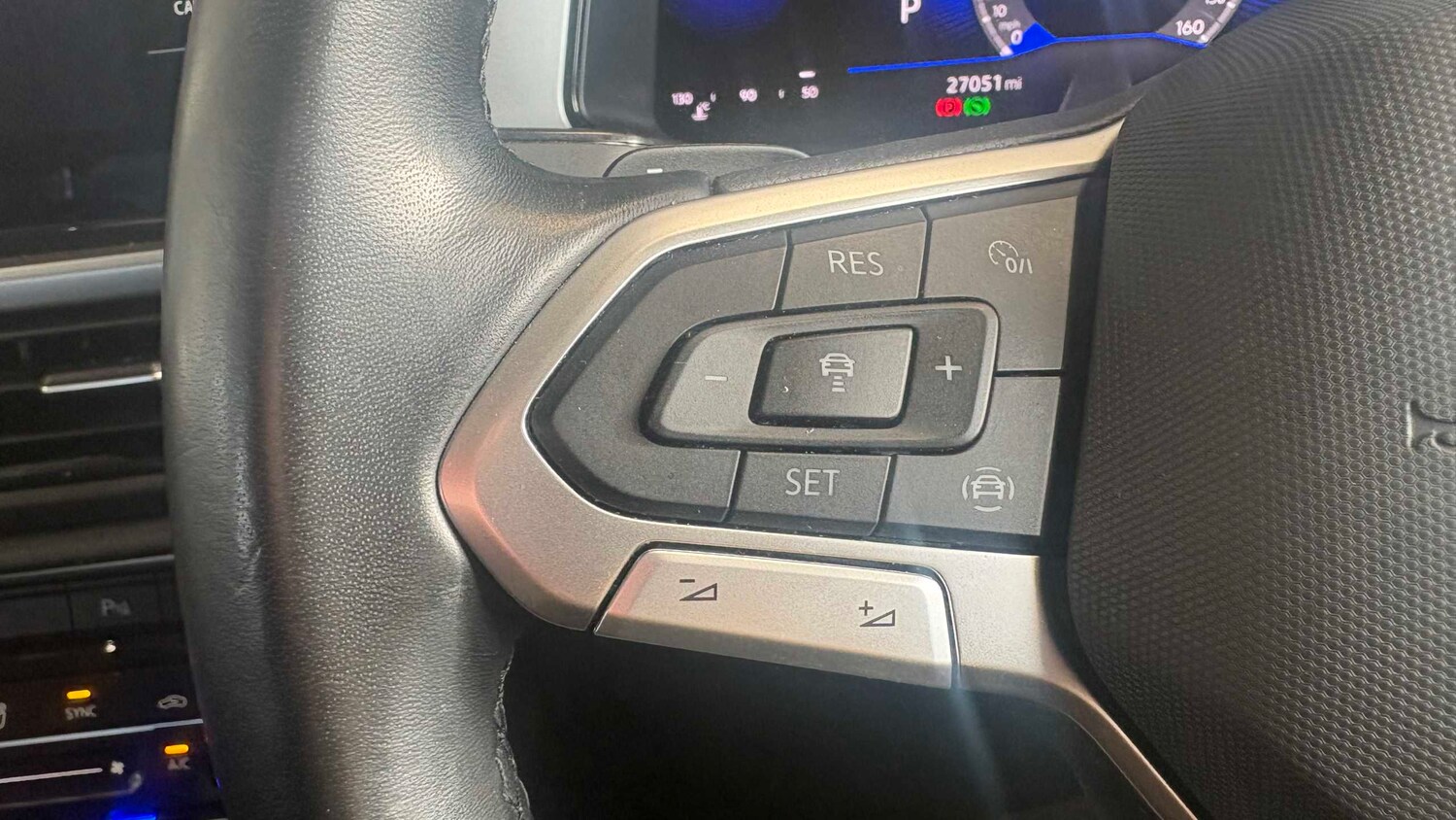 Used Volkswagen T-Roc for sale - 77858685: Photo 16