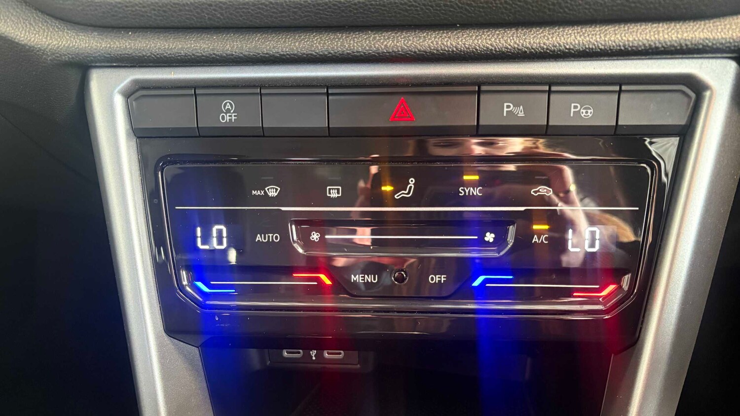 Used Volkswagen T-Roc for sale - 77858685: Photo 18