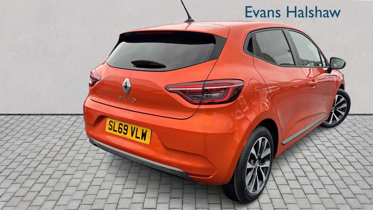 Used Renault Clio 2019 for sale - 77857964: Photo 2