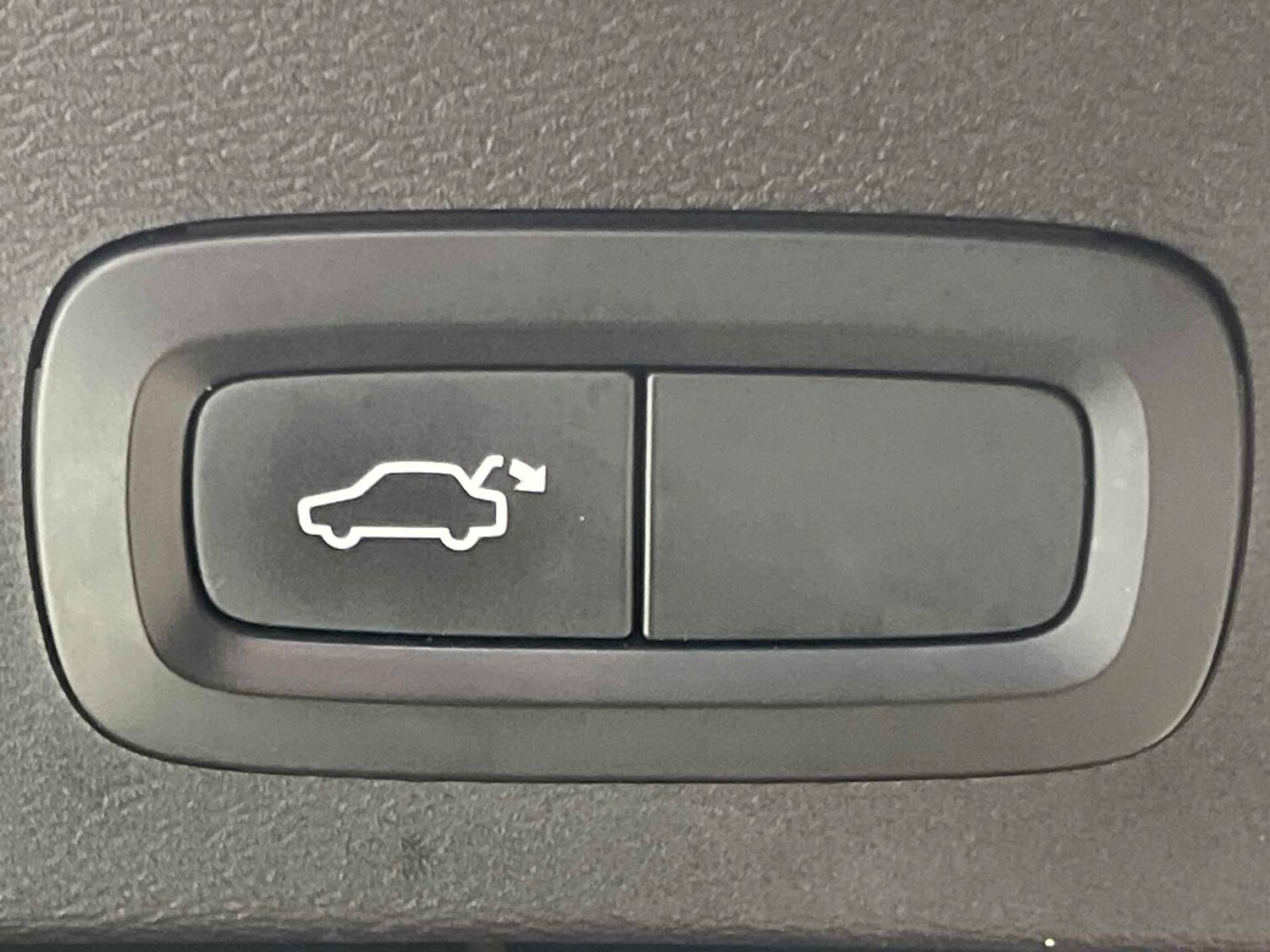 Used Volvo XC40 for sale - 77858286: Photo 17