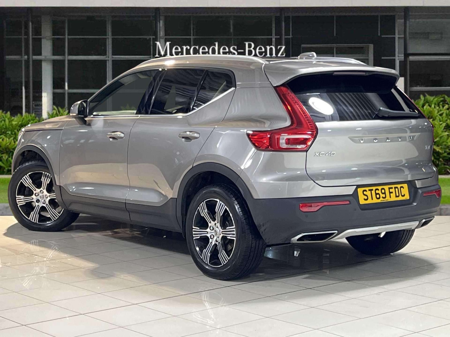 Used Volvo XC40 for sale - 77858286: Photo 2