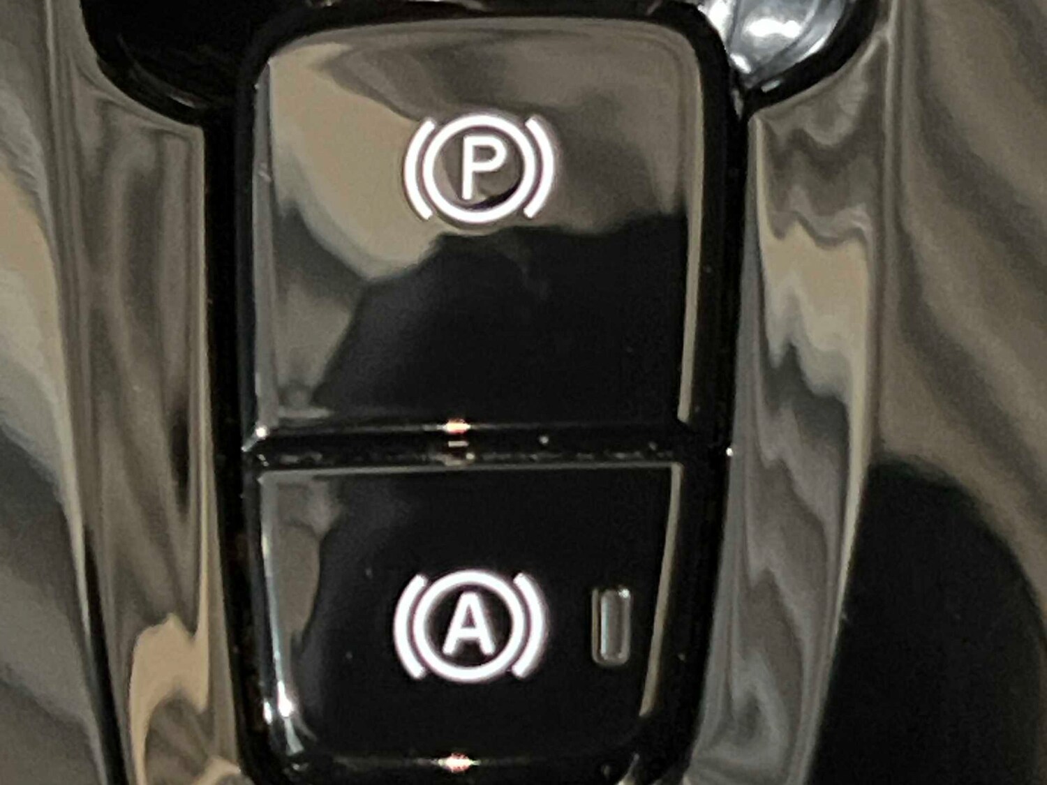 Used Volvo XC40 for sale - 77858286: Photo 26