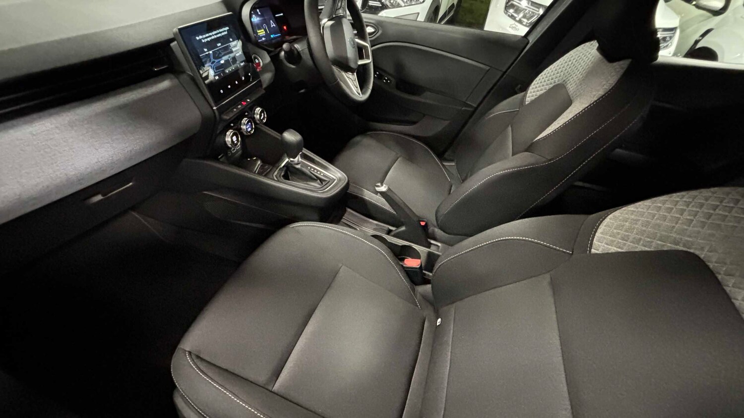 Used Renault Clio for sale - 77861594: Photo 11