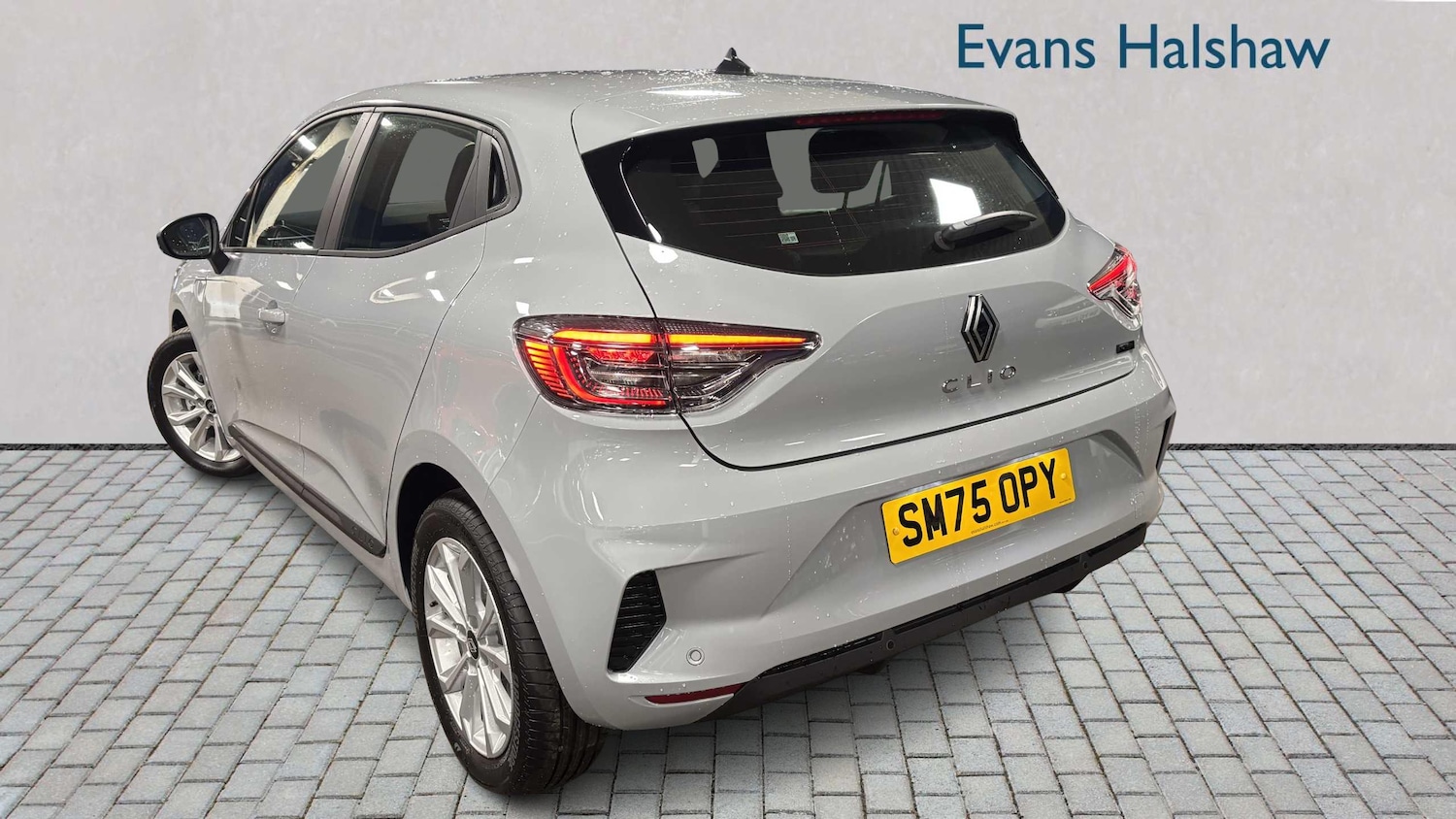 Used Renault Clio for sale - 77861594: Photo 2