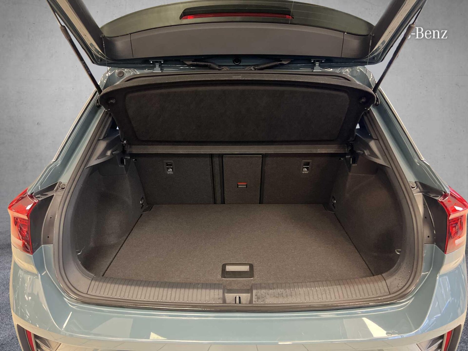 Used Volkswagen T-Roc for sale - 77861388: Photo 12