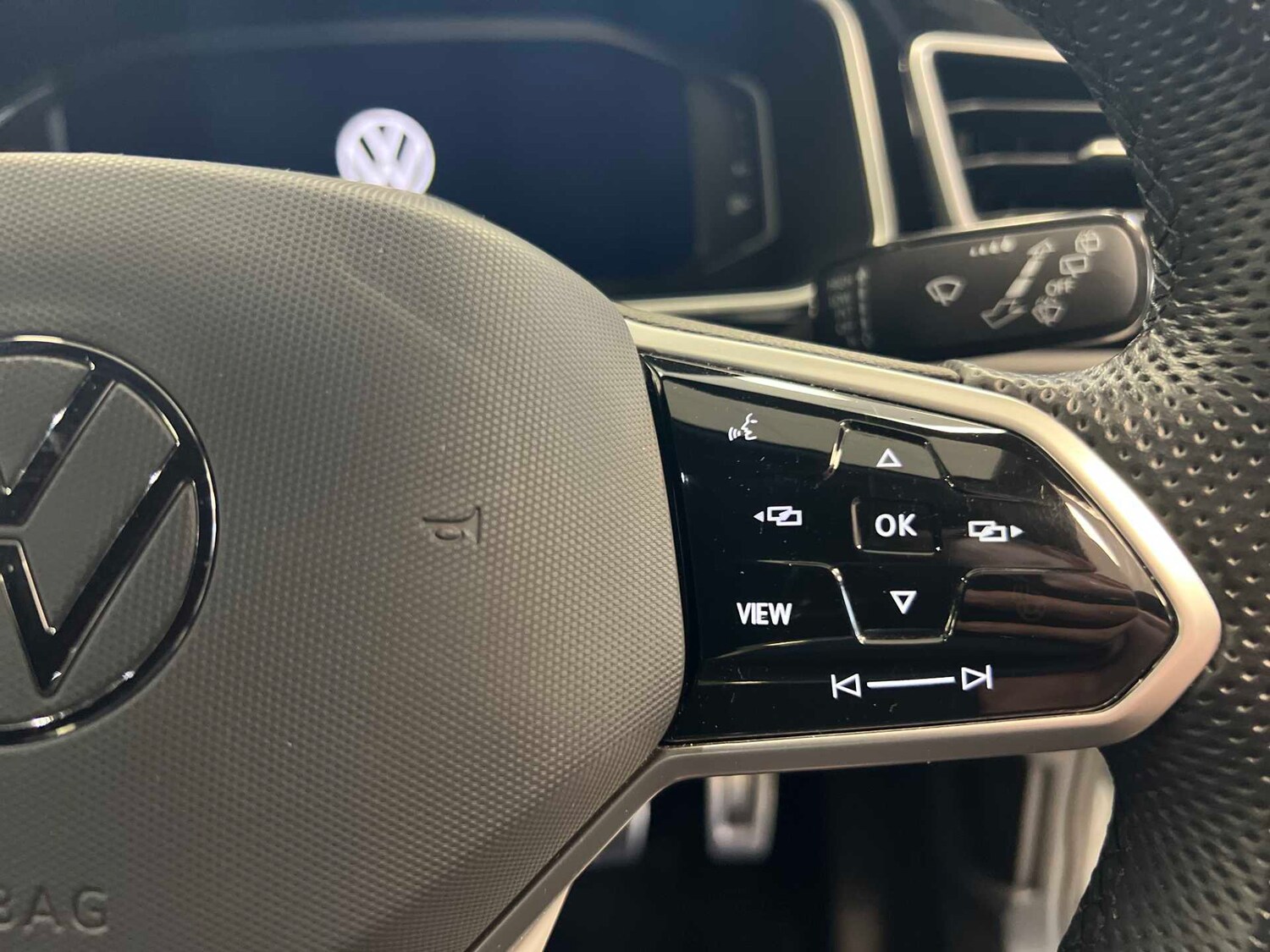 Used Volkswagen T-Roc for sale - 77861388: Photo 17