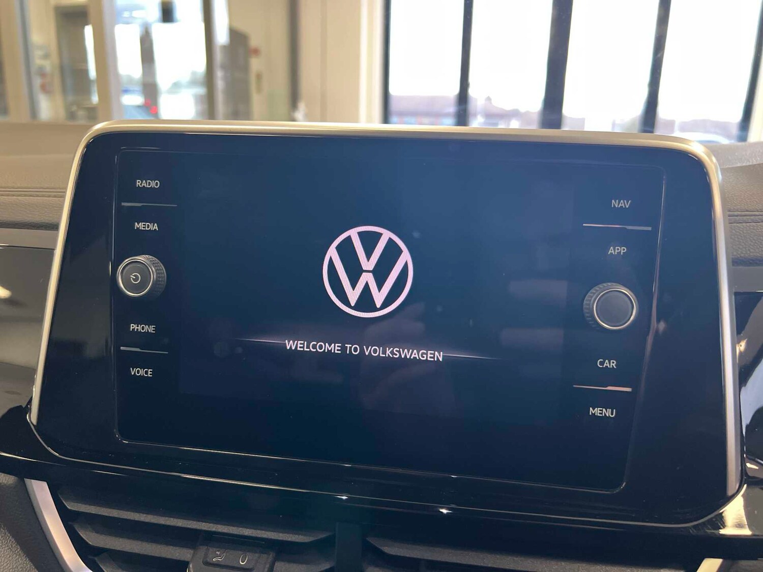 Used Volkswagen T-Roc for sale - 77861388: Photo 26