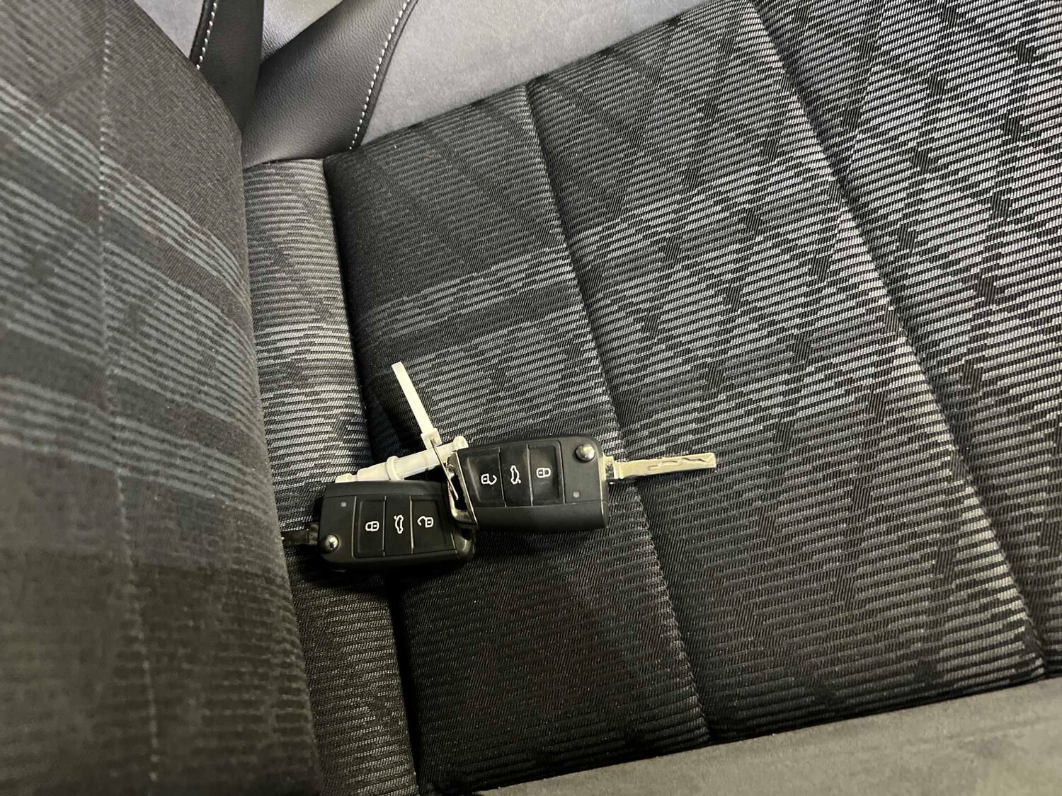 Used Volkswagen T-Roc for sale - 77861388: Photo 32