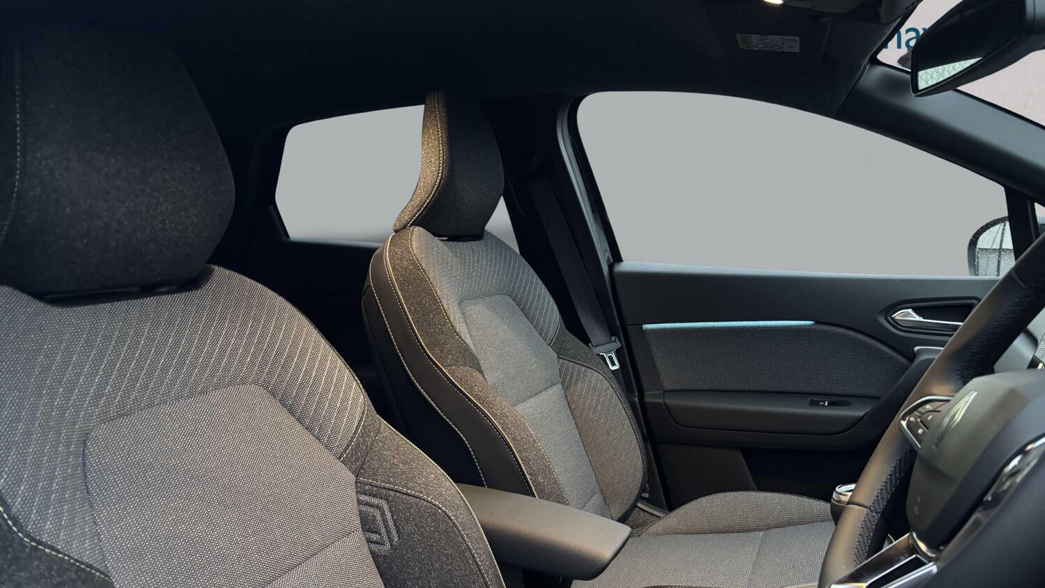 Used Renault Captur for sale - 77857147: Photo 13