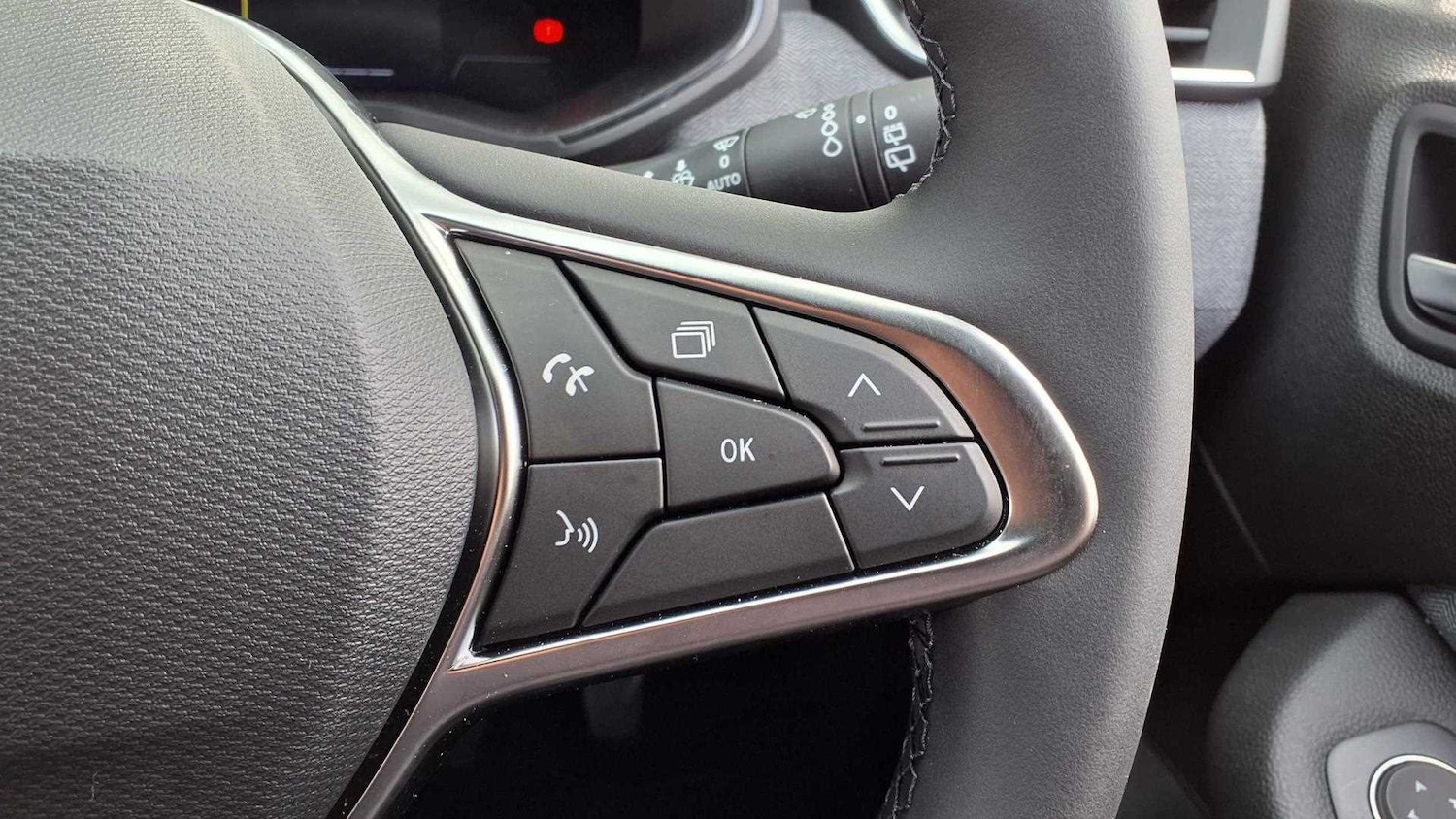 Used Renault Clio 2025 for sale - 77857079: Photo 23