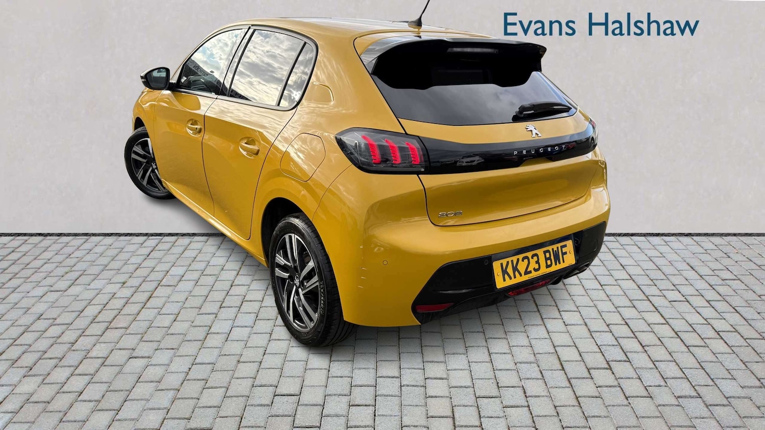 Used Peugeot 208 for sale - 77858873: Photo 2