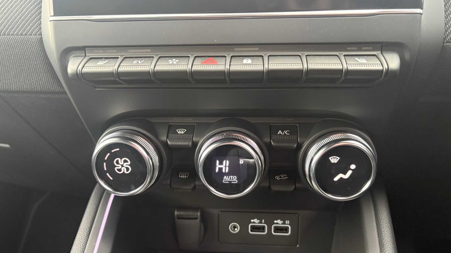 Used Renault Clio for sale - 77858665: Photo 16