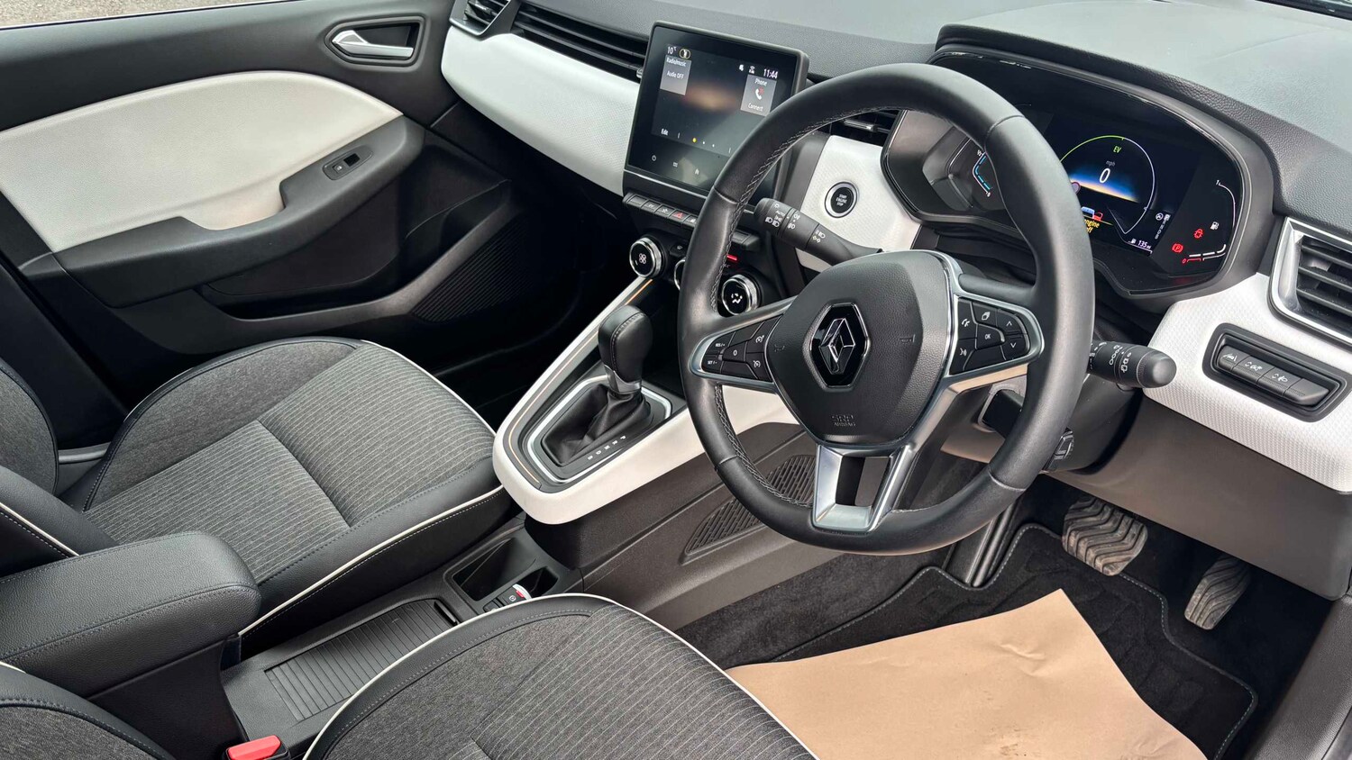 Used Renault Clio 2022 for sale - 77856423: Photo 8