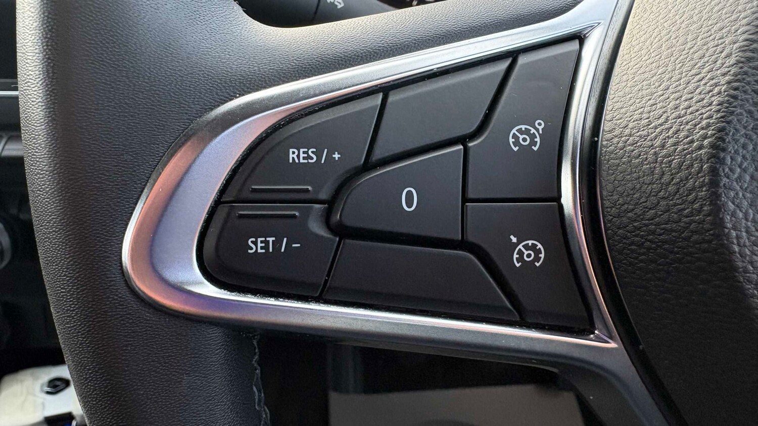 Used Renault Captur for sale - 77862610: Photo 16