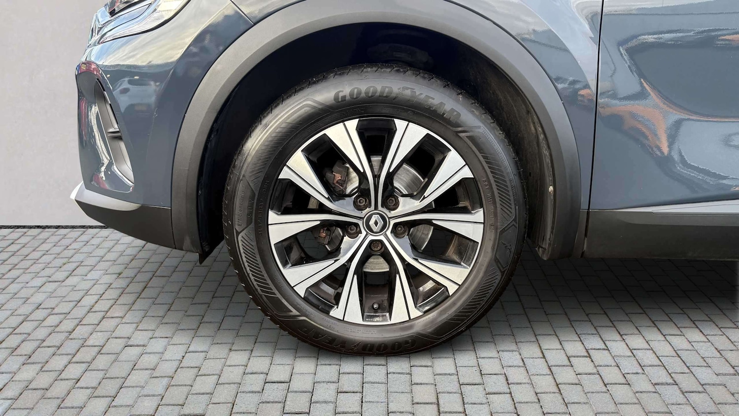 Used Renault Captur for sale - 77862610: Photo 5