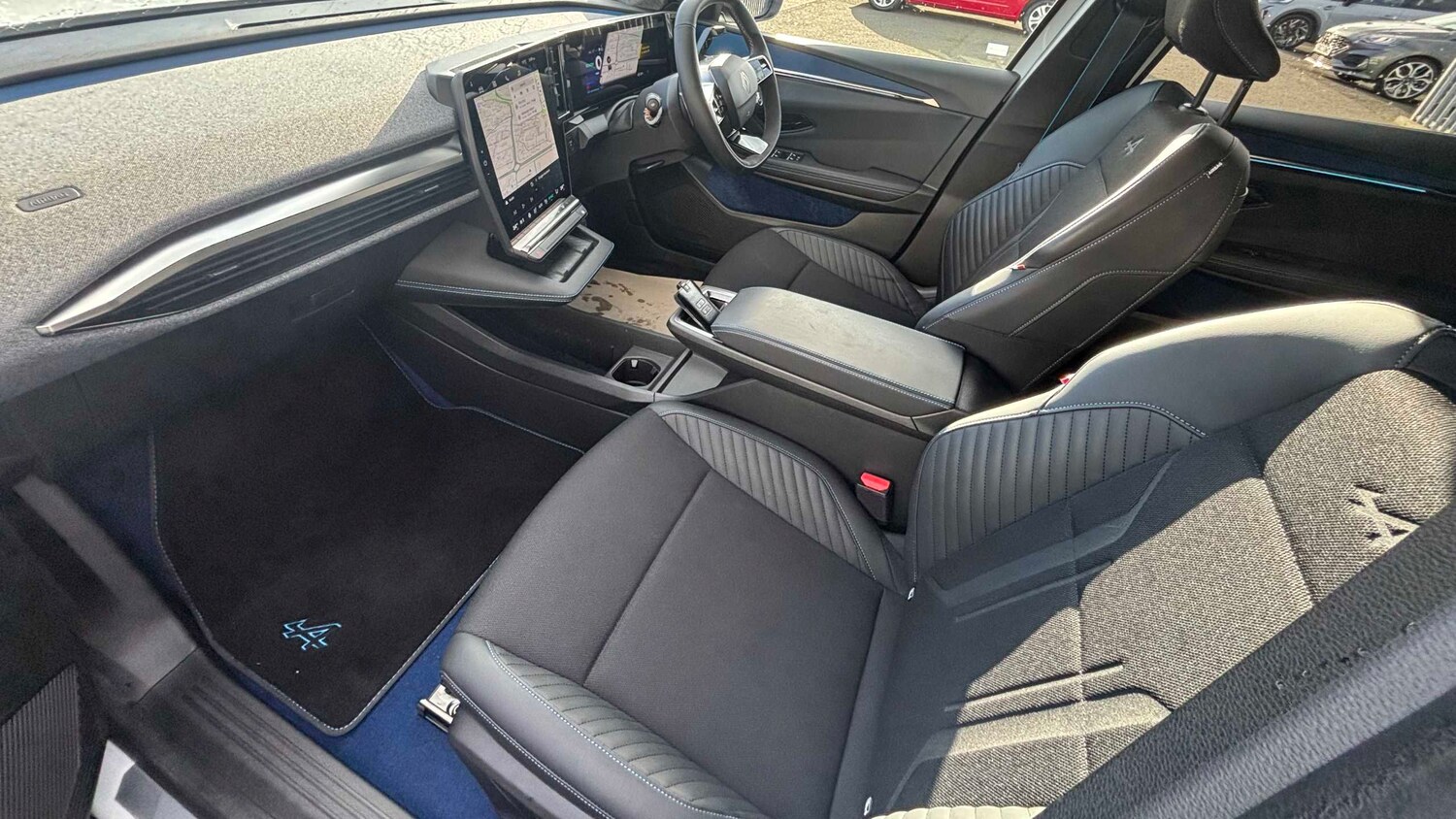 Used Renault Scenic E-Tech 2025 for sale - 77857449: Photo 11