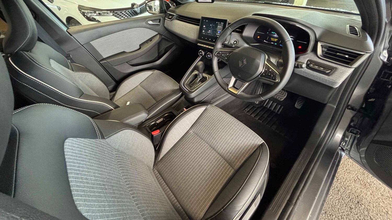 Used Renault Clio for sale - 77861578: Photo 25