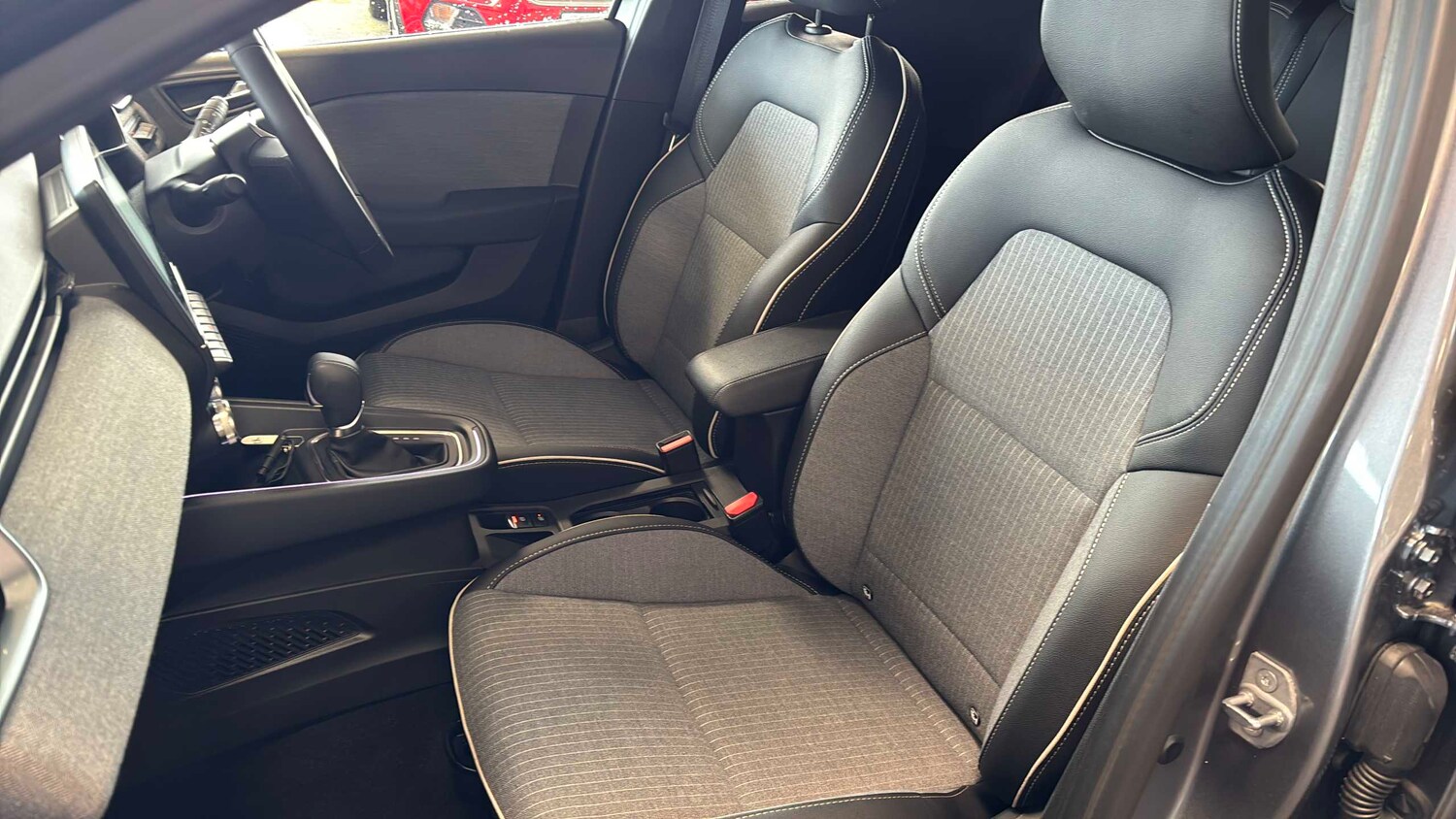 Used Renault Clio for sale - 77861578: Photo 8