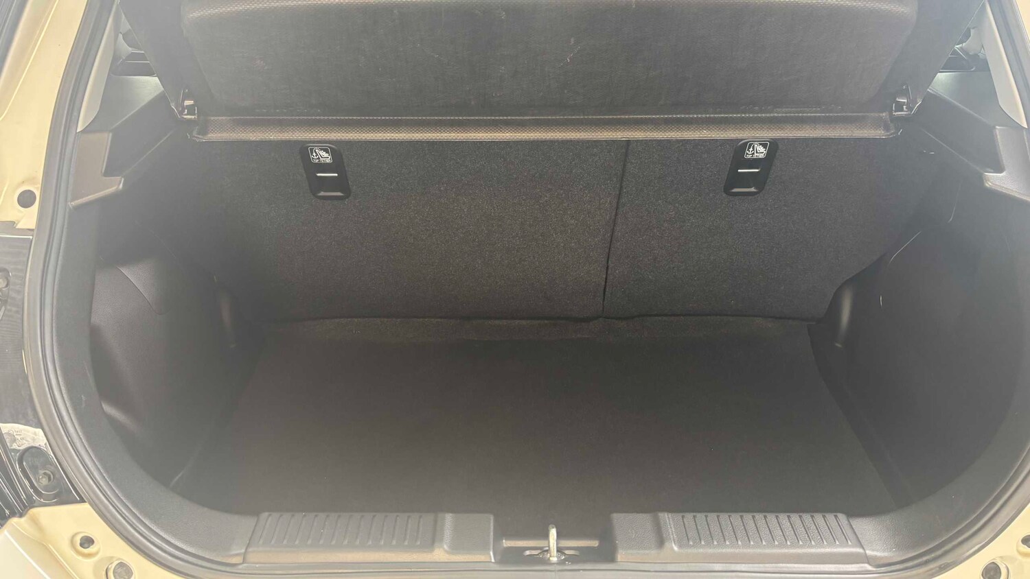 Used Suzuki Swift 2024 for sale - 77857318: Photo 11