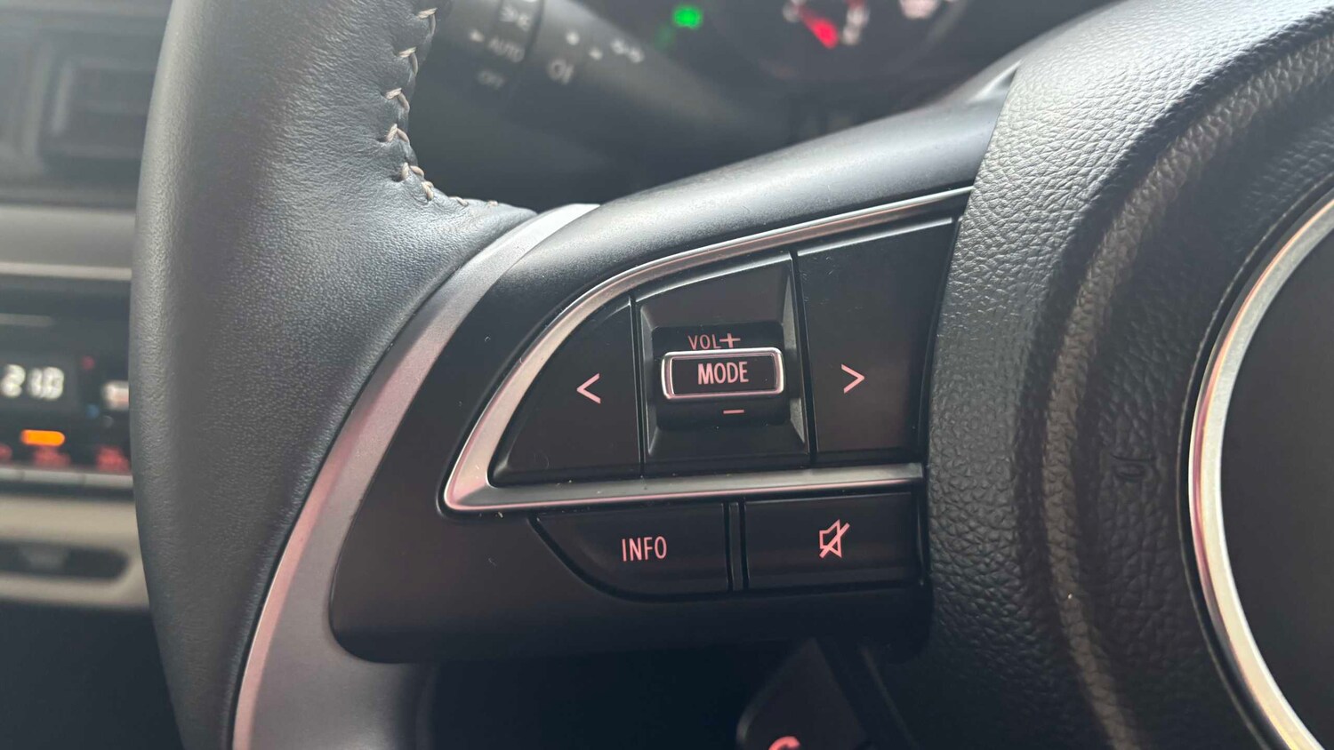 Used Suzuki Swift 2024 for sale - 77857318: Photo 23