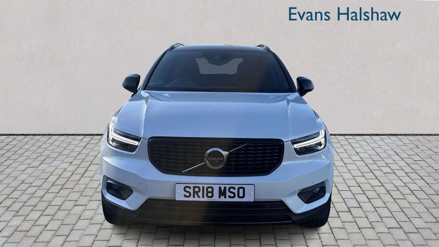 Used Volvo XC40 for sale - 77860819: Photo 4