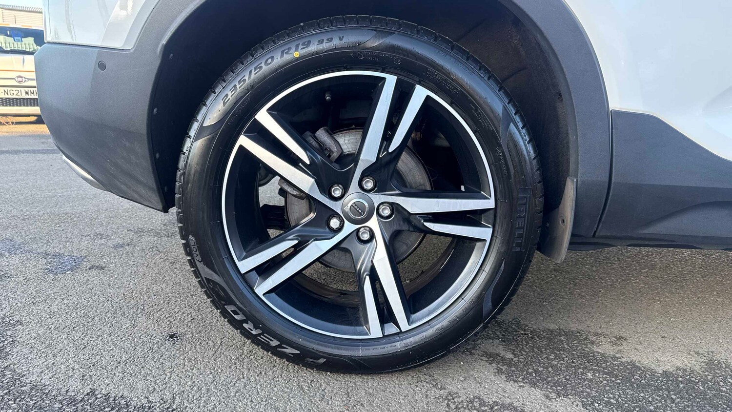 Used Volvo XC40 for sale - 77860819: Photo 6