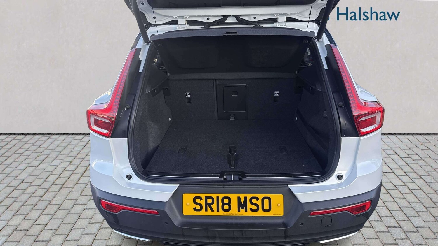 Used Volvo XC40 for sale - 77860819: Photo 7