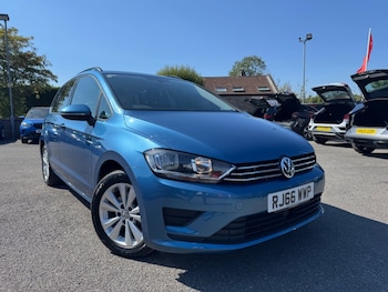 Volkswagen - Golf SV