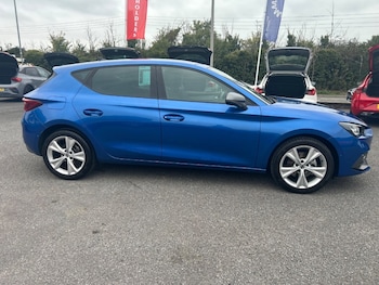 Used SEAT Leon 2025 for sale - 76209940: Photo 2