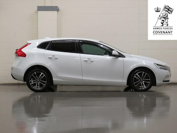 Used Volvo V40 2017 for sale - 75466508: Photo