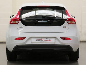 Used Volvo V40 2017 for sale - 75466508: Photo