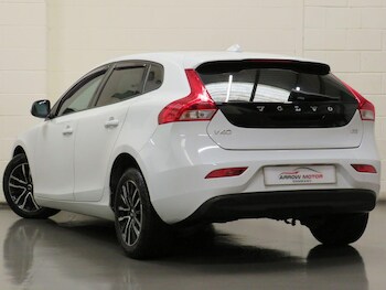 Used Volvo V40 2017 for sale - 75466508: Photo